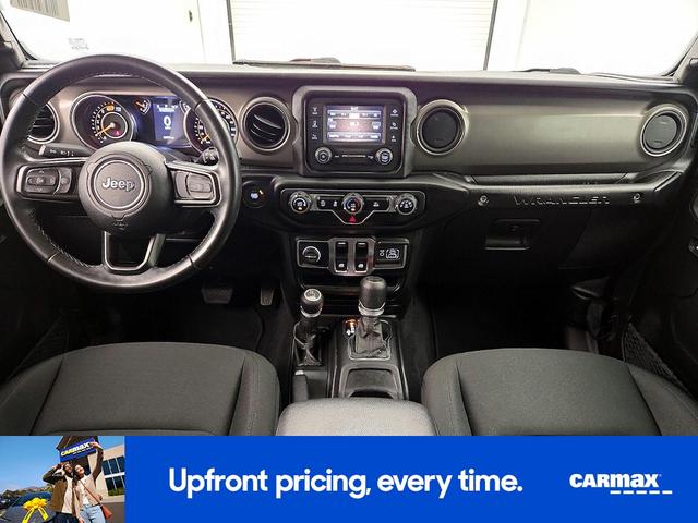Photo of 2021 Gray Jeep Wrangler