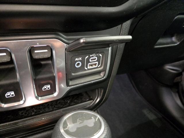 Photo of 2021 Gray Jeep Wrangler