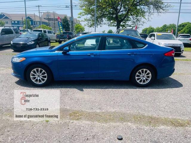 Photo of 2017 Blue Ford Fusion