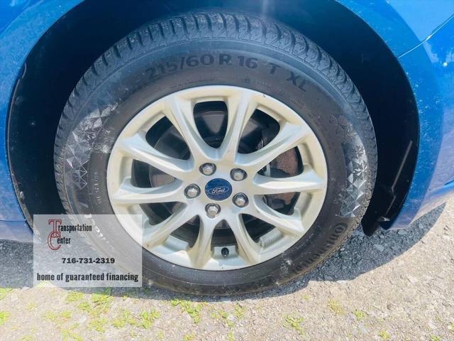 Photo of 2017 Blue Ford Fusion