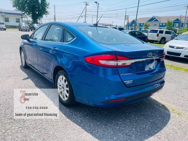 Photo of 2017 Blue Ford Fusion