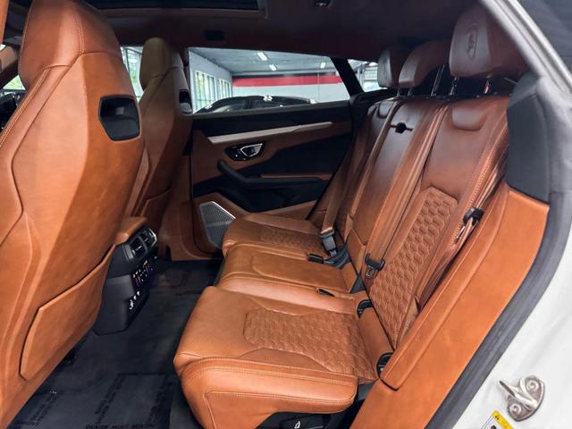 Photo of 2021 WHITE Lamborghini Urus