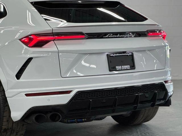 Photo of 2021 WHITE Lamborghini Urus