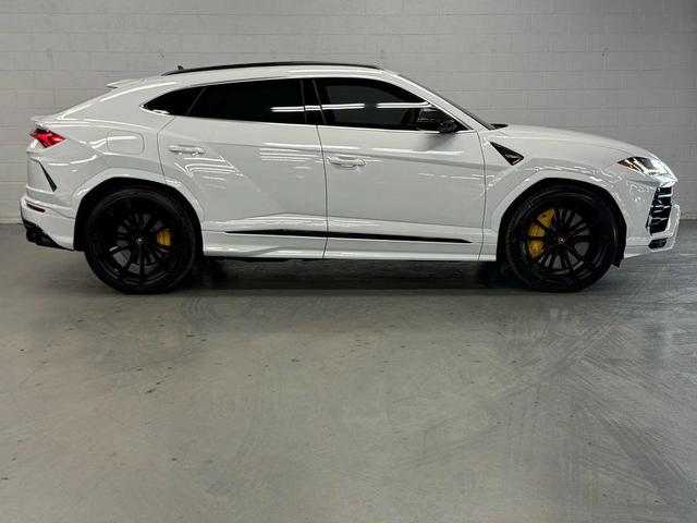 Photo of 2021 WHITE Lamborghini Urus