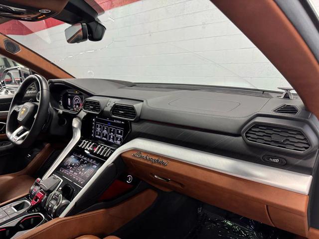 Photo of 2021 WHITE Lamborghini Urus