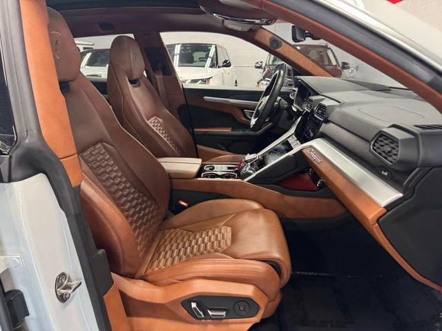 Photo of 2021 WHITE Lamborghini Urus