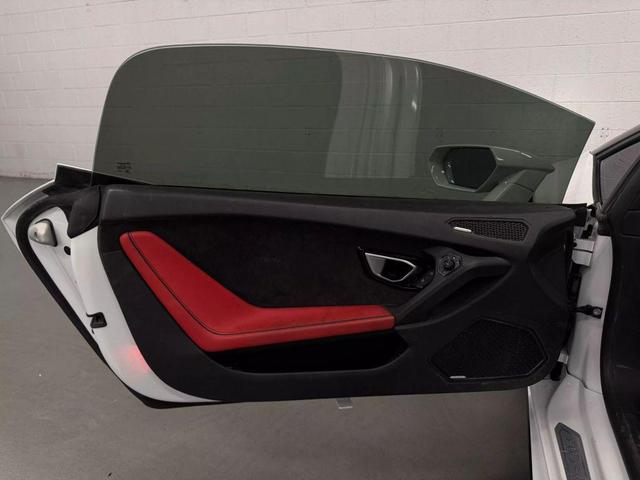 Photo of 2020 WHITE Lamborghini Huracan EVO
