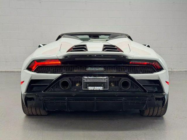 Photo of 2020 WHITE Lamborghini Huracan EVO
