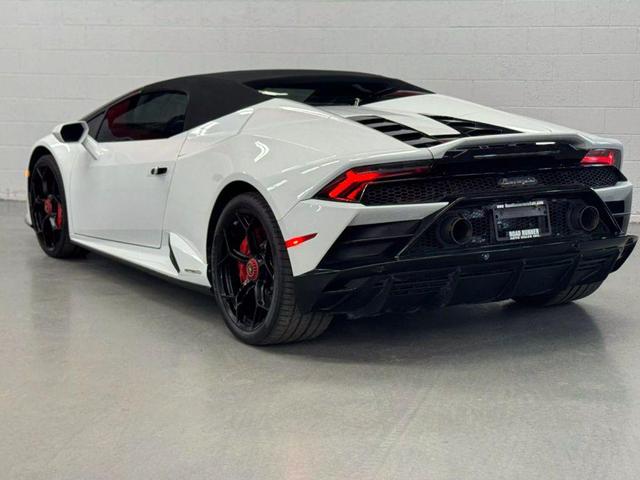 Photo of 2020 WHITE Lamborghini Huracan EVO