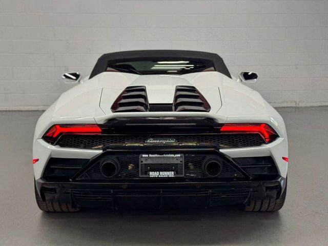Photo of 2020 WHITE Lamborghini Huracan EVO