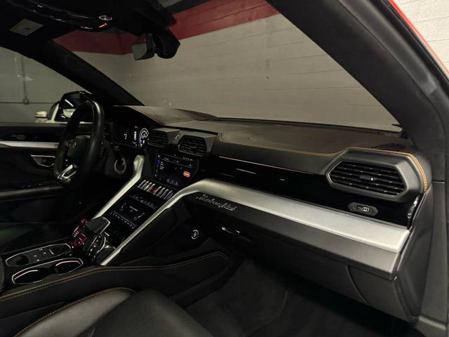 Photo of 2019 BLACK Lamborghini Urus