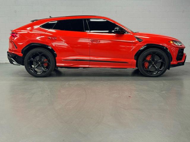 Photo of 2019 BLACK Lamborghini Urus
