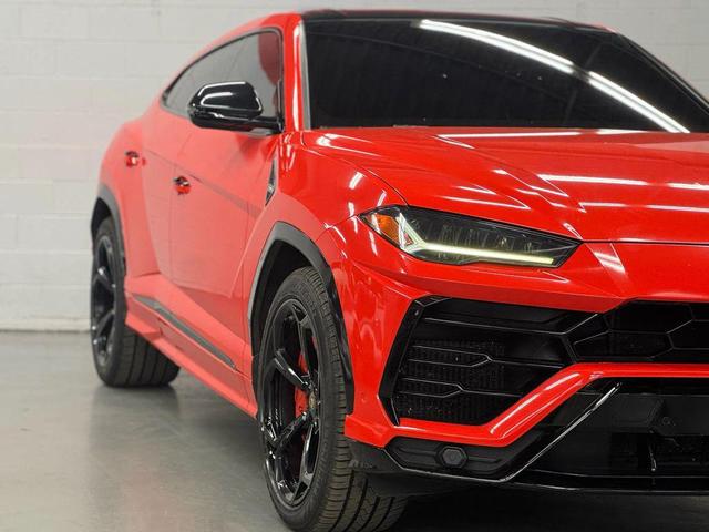 Photo of 2019 BLACK Lamborghini Urus