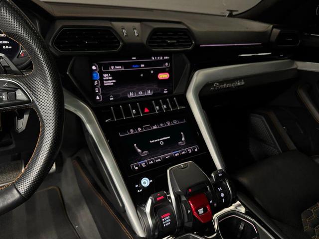 Photo of 2019 BLACK Lamborghini Urus