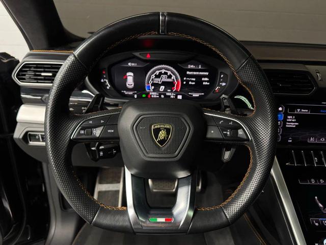 Photo of 2019 BLACK Lamborghini Urus