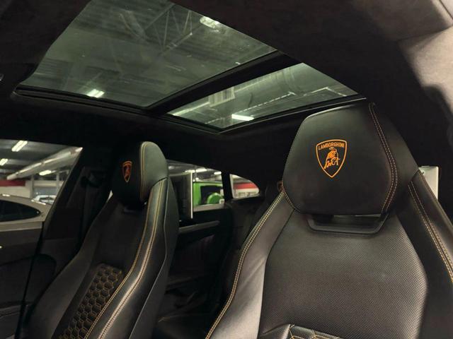Photo of 2019 BLACK Lamborghini Urus