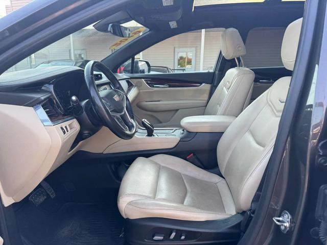 Photo of 2019 GRAY Cadillac XT5