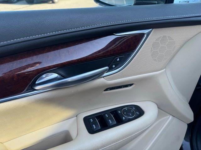 Photo of 2019 GRAY Cadillac XT5