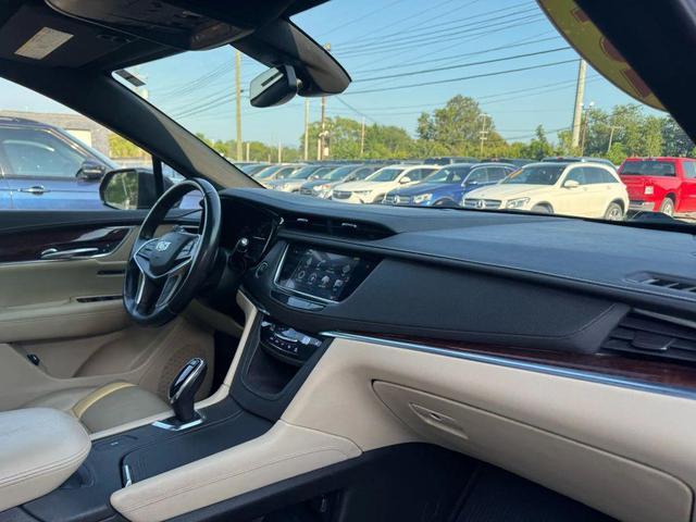 Photo of 2019 GRAY Cadillac XT5