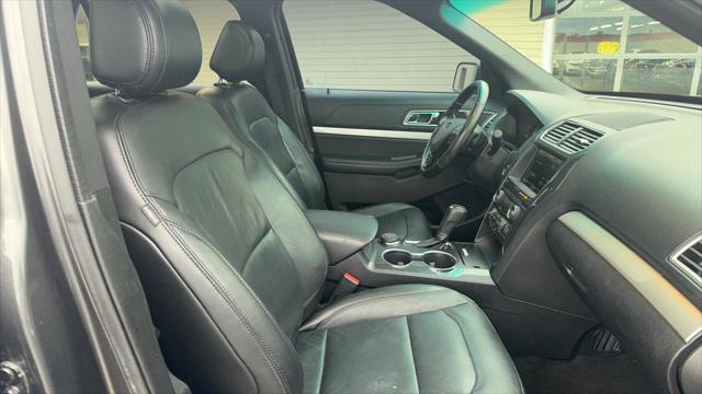 Photo of 2016 GRAY Ford Explorer