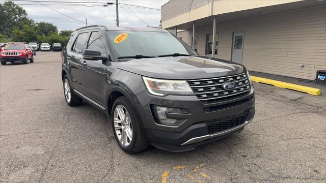 Photo of 2016 GRAY Ford Explorer