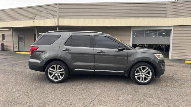 Photo of 2016 GRAY Ford Explorer