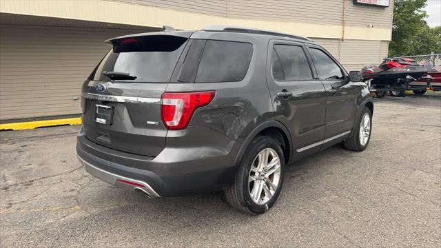 Photo of 2016 GRAY Ford Explorer