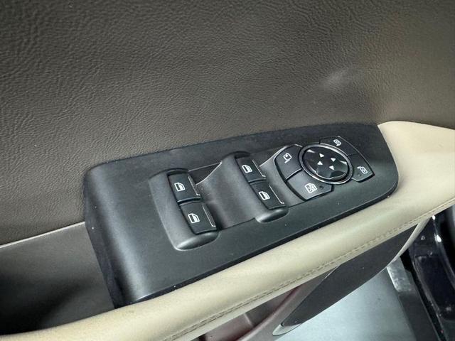 Photo of 2023 Infinite Black Metallic Clearcoat Lincoln Nautilus