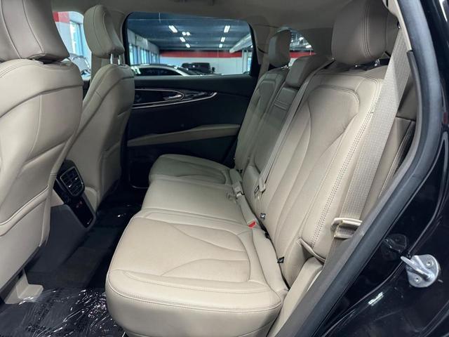 Photo of 2023 Infinite Black Metallic Clearcoat Lincoln Nautilus