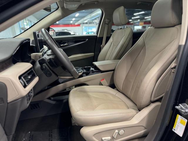 Photo of 2023 Infinite Black Metallic Clearcoat Lincoln Nautilus