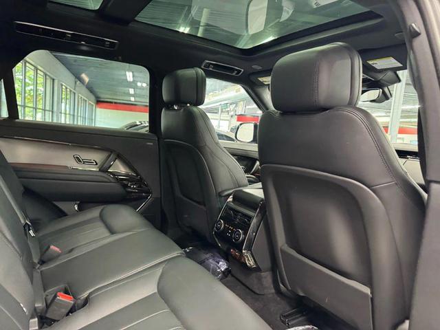 Photo of 2024 Santorini Black Metallic Land Rover Range Rover Sport