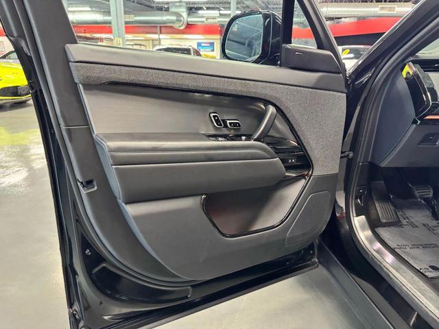 Photo of 2024 Santorini Black Metallic Land Rover Range Rover Sport