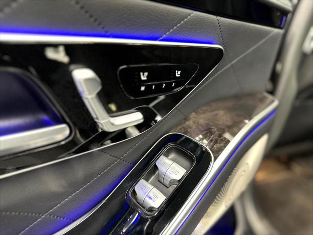 Photo of 2022 BLACK Mercedes-Benz S-Class