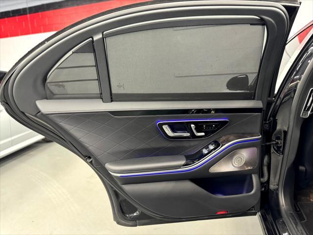 Photo of 2022 BLACK Mercedes-Benz S-Class