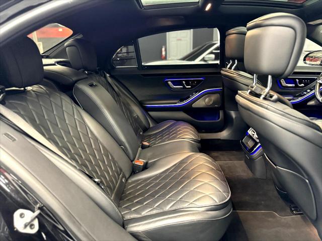 Photo of 2022 BLACK Mercedes-Benz S-Class