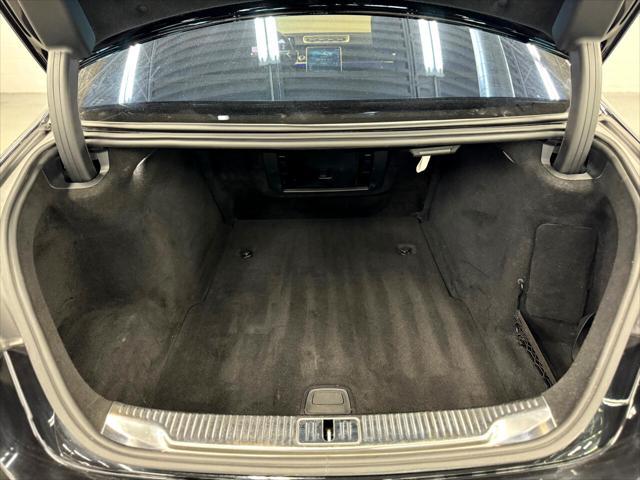 Photo of 2022 BLACK Mercedes-Benz S-Class