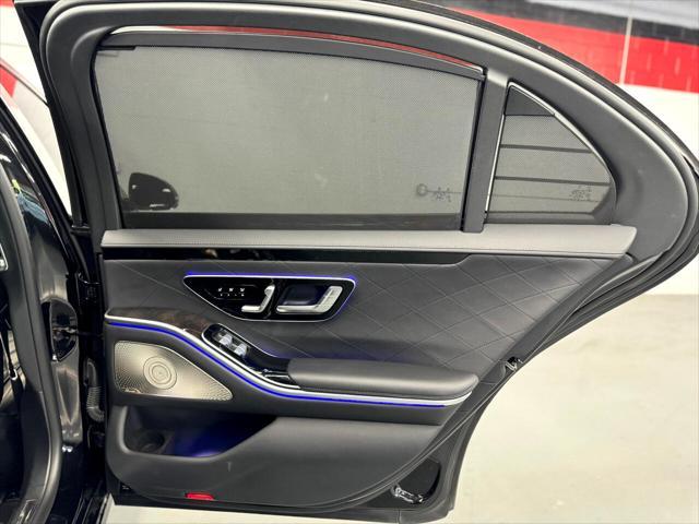 Photo of 2022 BLACK Mercedes-Benz S-Class