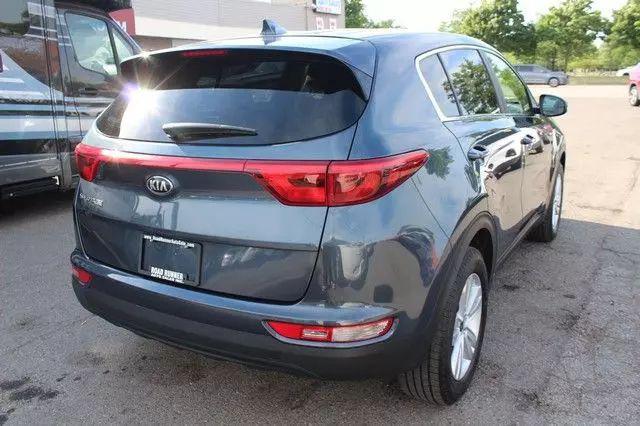 Photo of 2017 Pacific Blue Kia Sportage