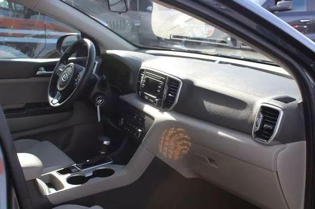 Photo of 2017 Pacific Blue Kia Sportage