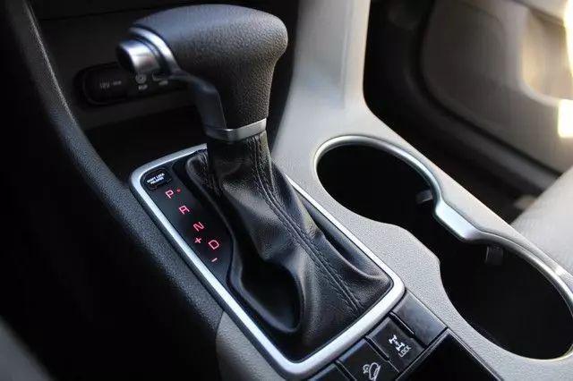 Photo of 2017 Pacific Blue Kia Sportage