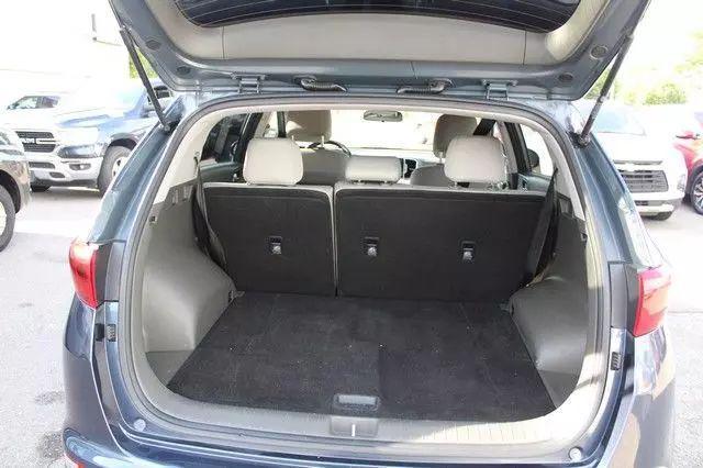 Photo of 2017 Pacific Blue Kia Sportage