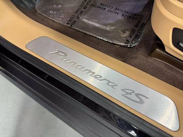 Photo of 2023 BLACK Porsche Panamera