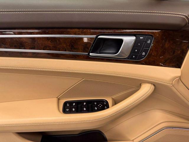 Photo of 2023 BLACK Porsche Panamera
