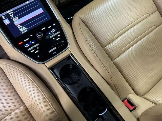 Photo of 2023 BLACK Porsche Panamera