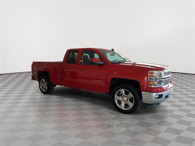 Photo of 2015 Victory Red Chevrolet Silverado 1500