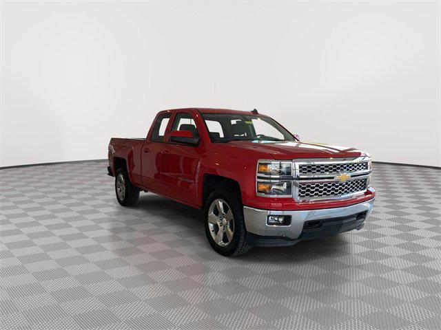 Photo of 2015 Victory Red Chevrolet Silverado 1500