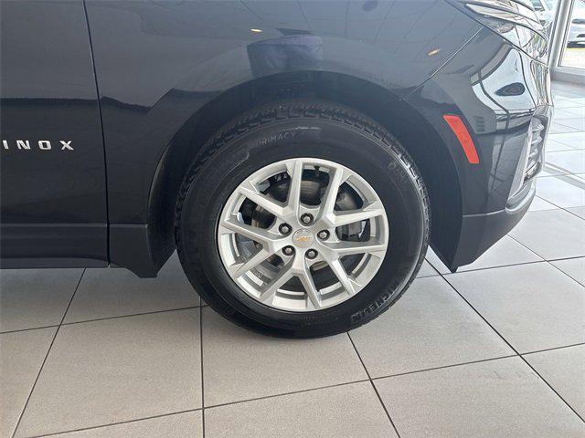 Photo of 2023 Mosaic Black Metallic Chevrolet Equinox
