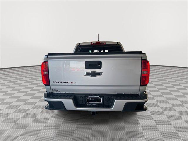 Photo of 2017 Silver Ice Metallic Chevrolet Colorado