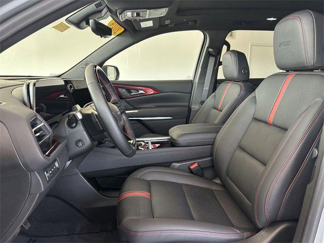 Photo of 2024 Sterling Gray Metallic Chevrolet Traverse