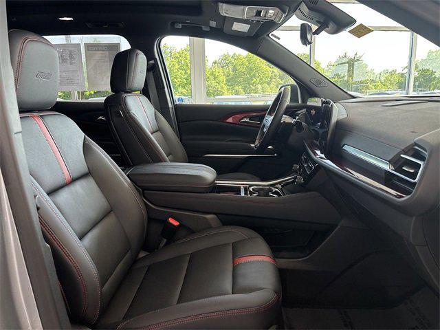 Photo of 2024 Sterling Gray Metallic Chevrolet Traverse
